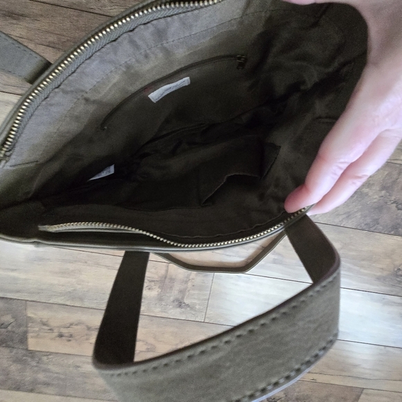 Universal Thread Goods Co Non Leather Olive Green Tote Bag with Adjustable Strap - Picture 7 of 11